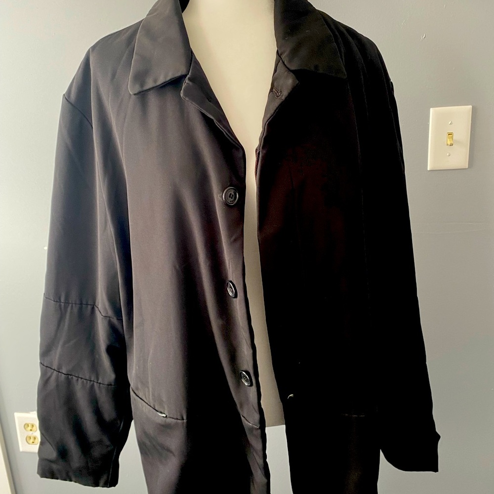 Men’s Black Kenneth Cole jacket.